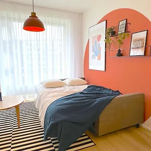 Design - Balcony, Free Parking, Yoga, 10 Mins To Center, By Gravity Apartmán